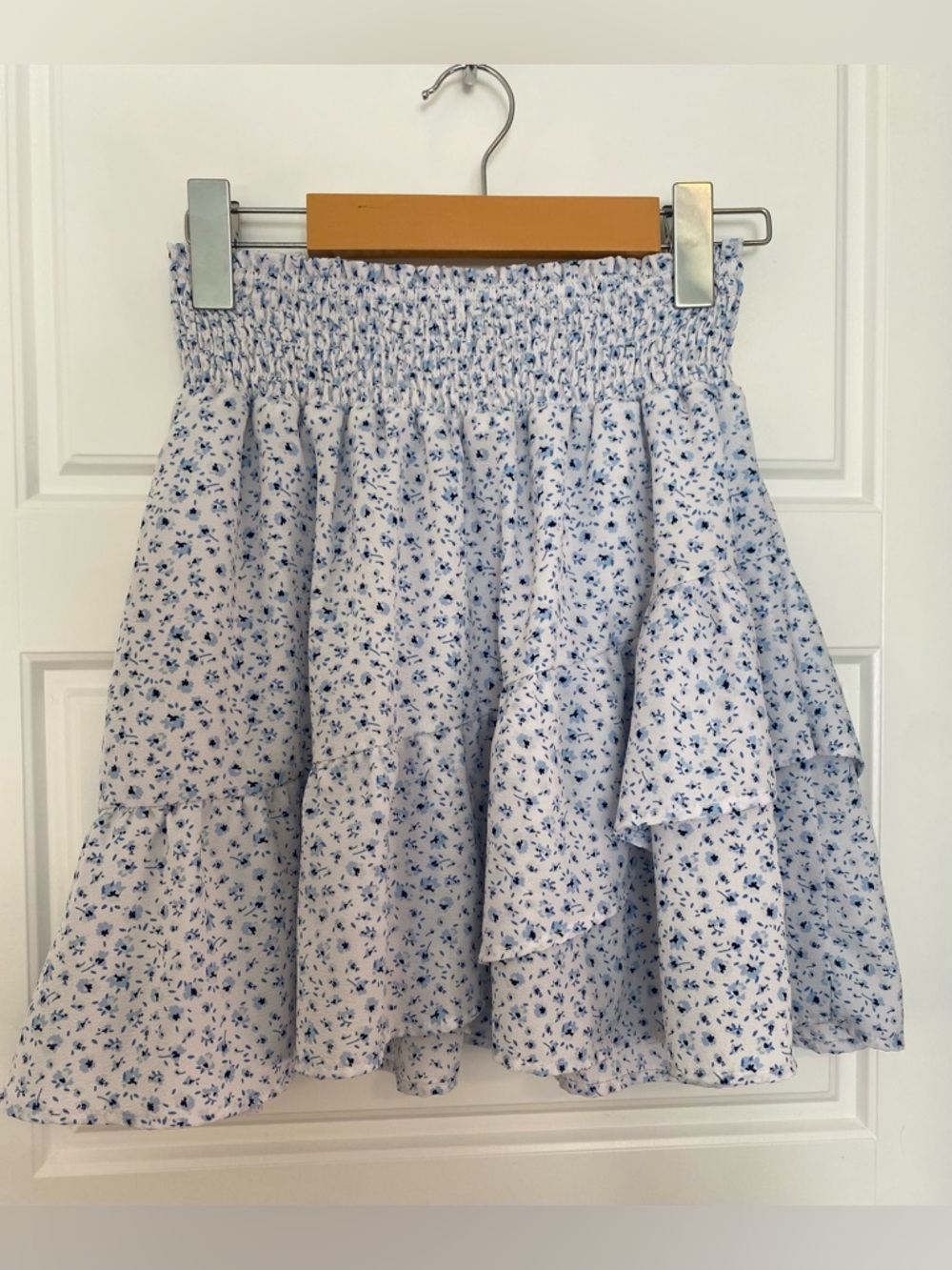 White Smocked Cropped Tank Top and Blue Floral Skirt Outfit Size Small - Picture 3 of 15